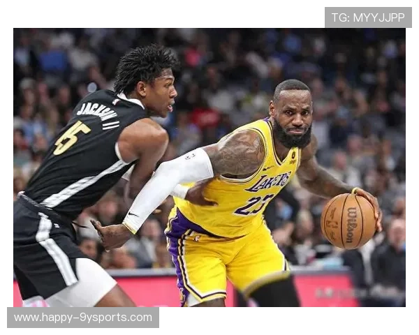 湖人队新赛季阵容大变动 詹姆斯领衔挑战西部冠军宝座