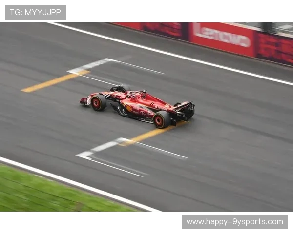 F1赛季最新动态揭秘车队争冠形势与新秀表现亮点 F1赛季最新动态揭秘车队争冠形势与新秀表现亮点