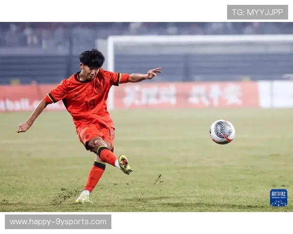 中国足球队备战亚洲杯 强强对决激烈角逐 全力冲击四强梦想 中国足球队备战亚洲杯 强强对决激烈角逐 全力冲击四强梦想